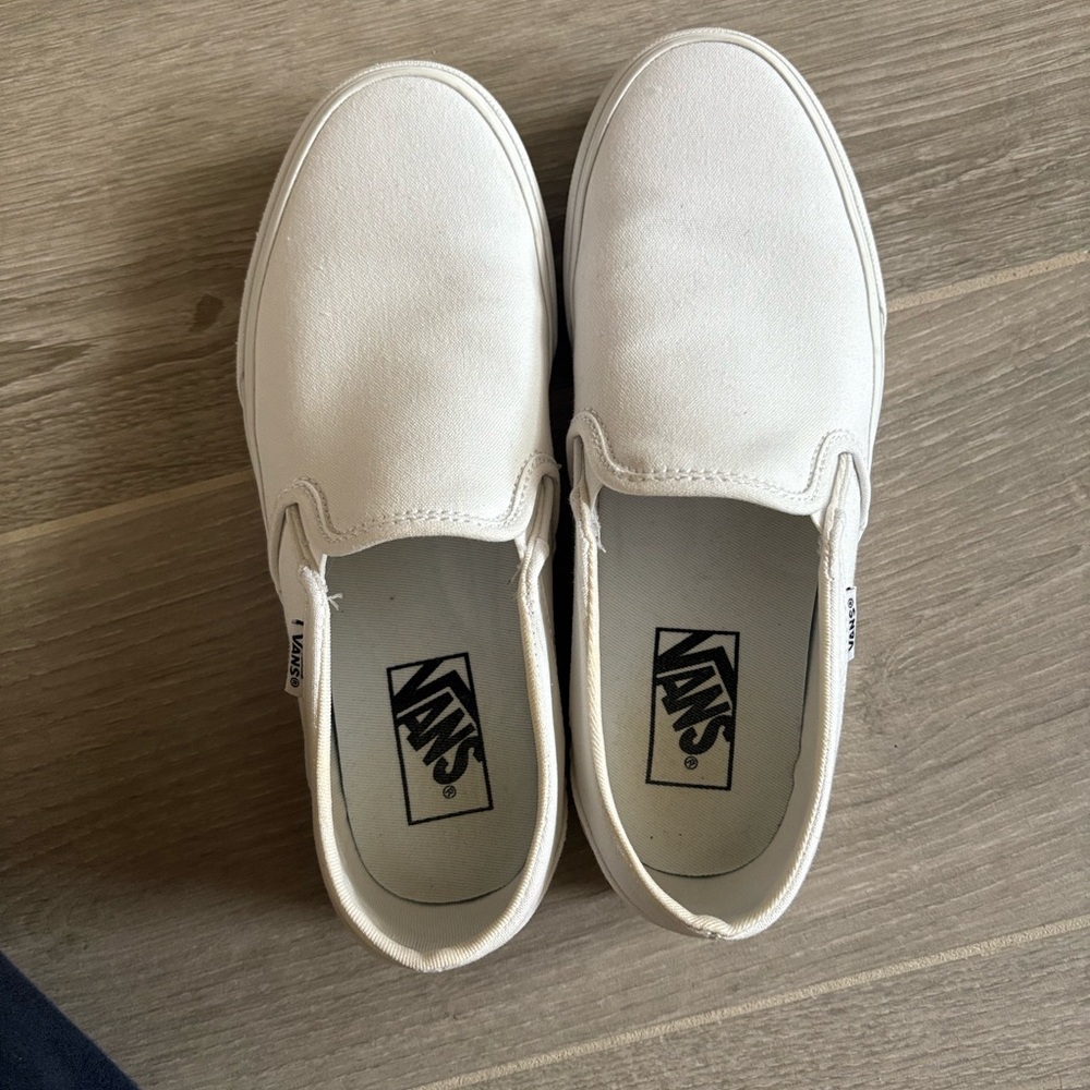 Vans Classic White Slip-On Shoes - Size 8 - Picture 2 of 5